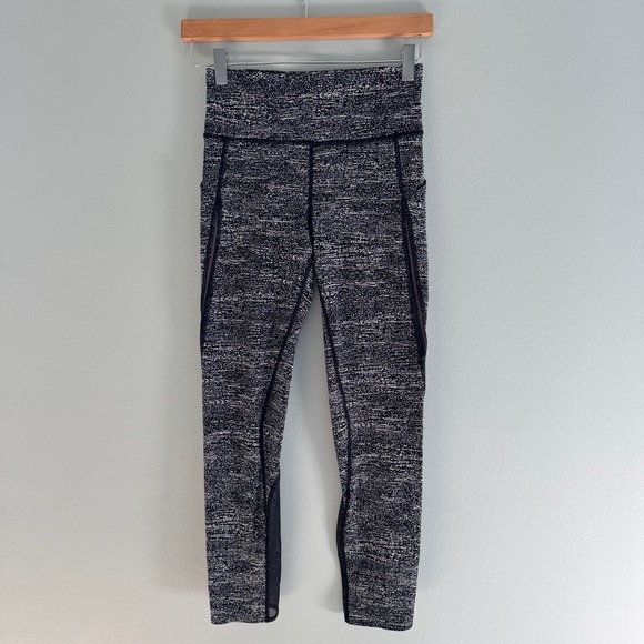 Lululemon Pace Perfect Legging - Picture 5 of 12
